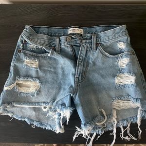 Brand new + never worn mid rise boyfriend shorts